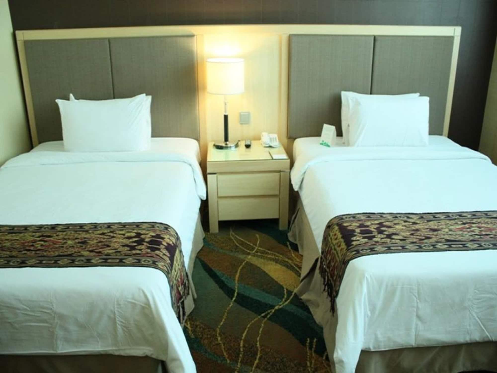 Imperial Palace Hotel Miri Kültér fotó