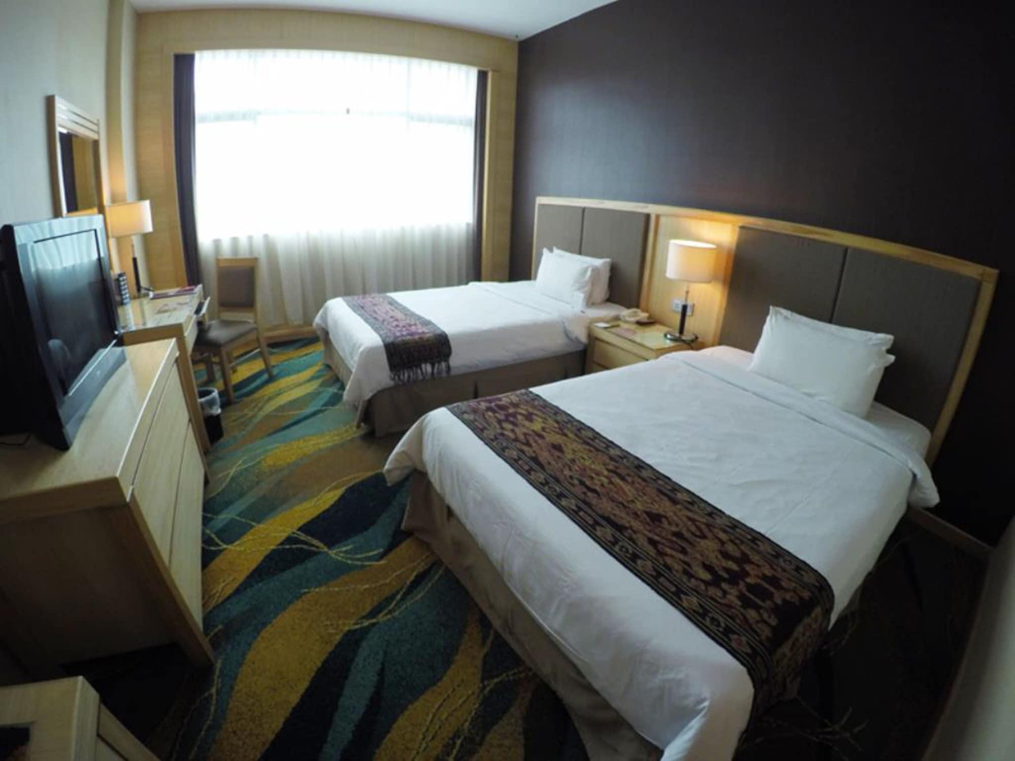 Imperial Palace Hotel Miri Kültér fotó