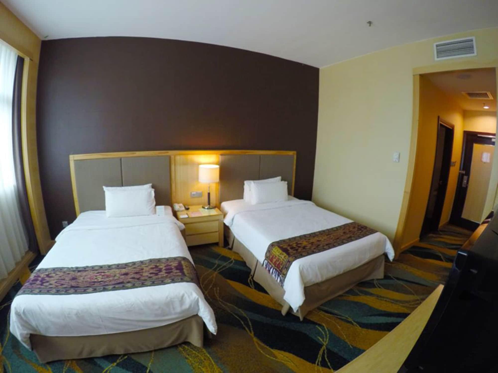Imperial Palace Hotel Miri Kültér fotó