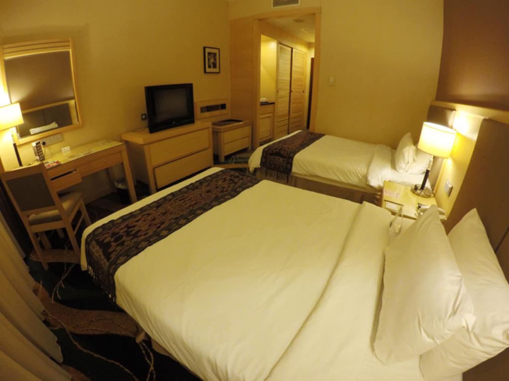 Imperial Palace Hotel Miri Kültér fotó