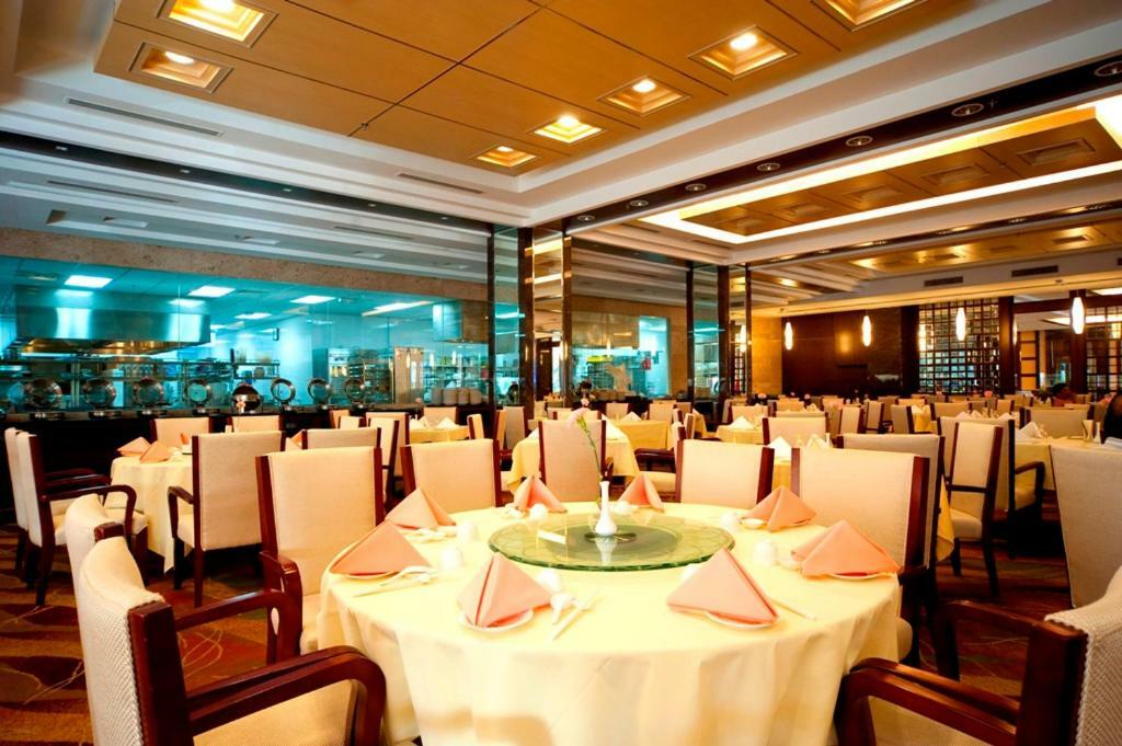 Imperial Palace Hotel Miri Kültér fotó