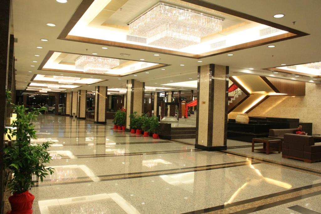 Imperial Palace Hotel Miri Kültér fotó
